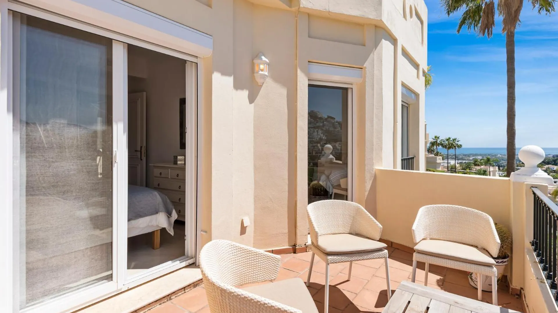 Apartment La Quinta Hills - Modern Andalusian-Style Home With Rooftop Terrace Benahavis