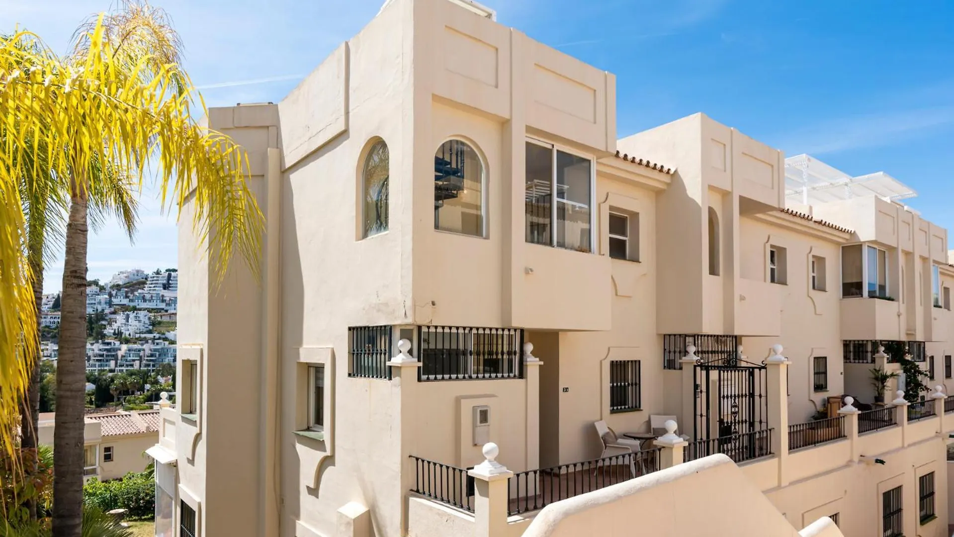Apartment La Quinta Hills - Modern Andalusian-Style Home With Rooftop Terrace Benahavis