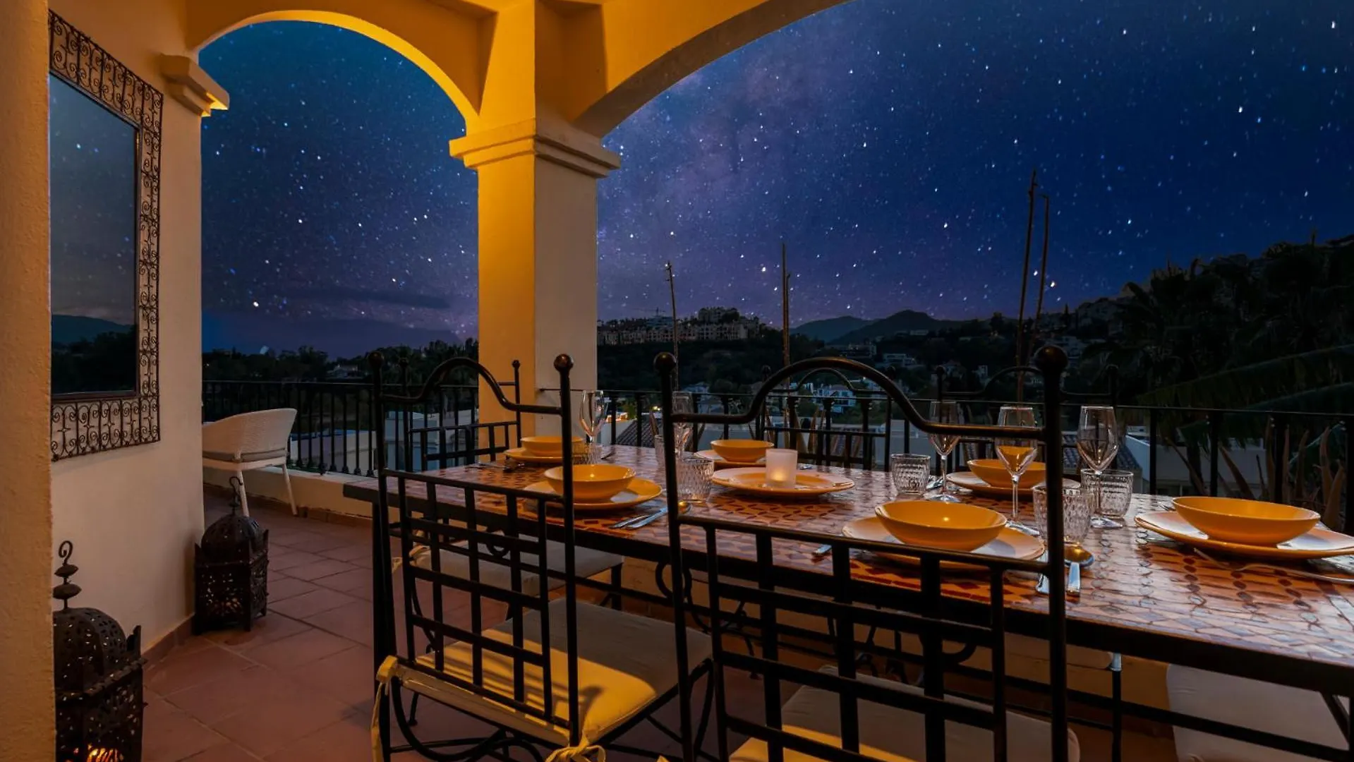 La Quinta Hills - Modern Andalusian-Style Home With Rooftop Terrace Benahavis