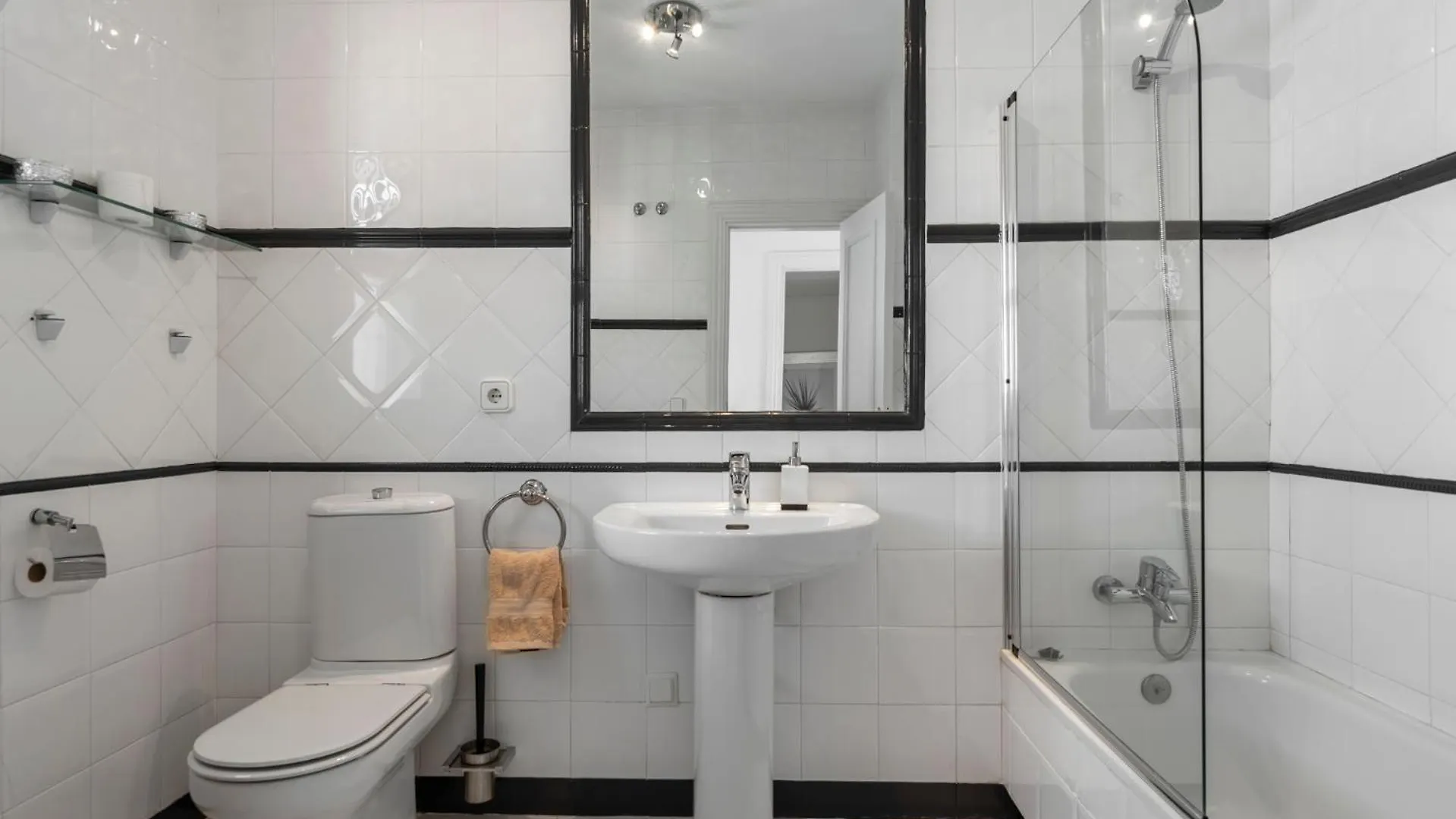 La Quinta Hills - Modern Andalusian-Style Home With Rooftop Terrace Benahavis 0*,  Spain