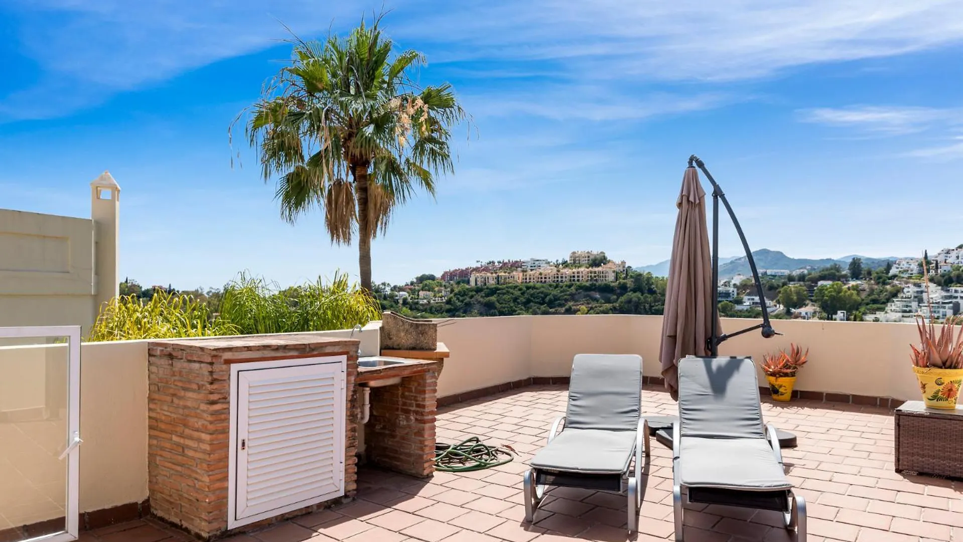 Apartment La Quinta Hills - Modern Andalusian-Style Home With Rooftop Terrace Benahavis