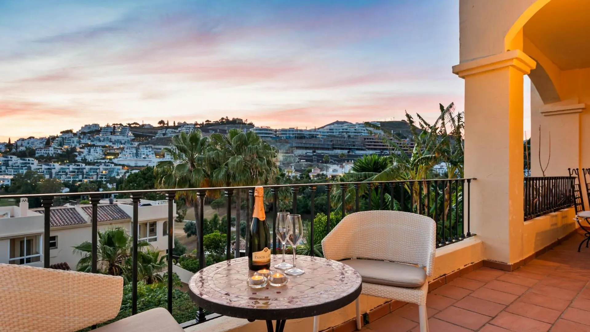 La Quinta Hills - Modern Andalusian-Style Home With Rooftop Terrace Benahavis