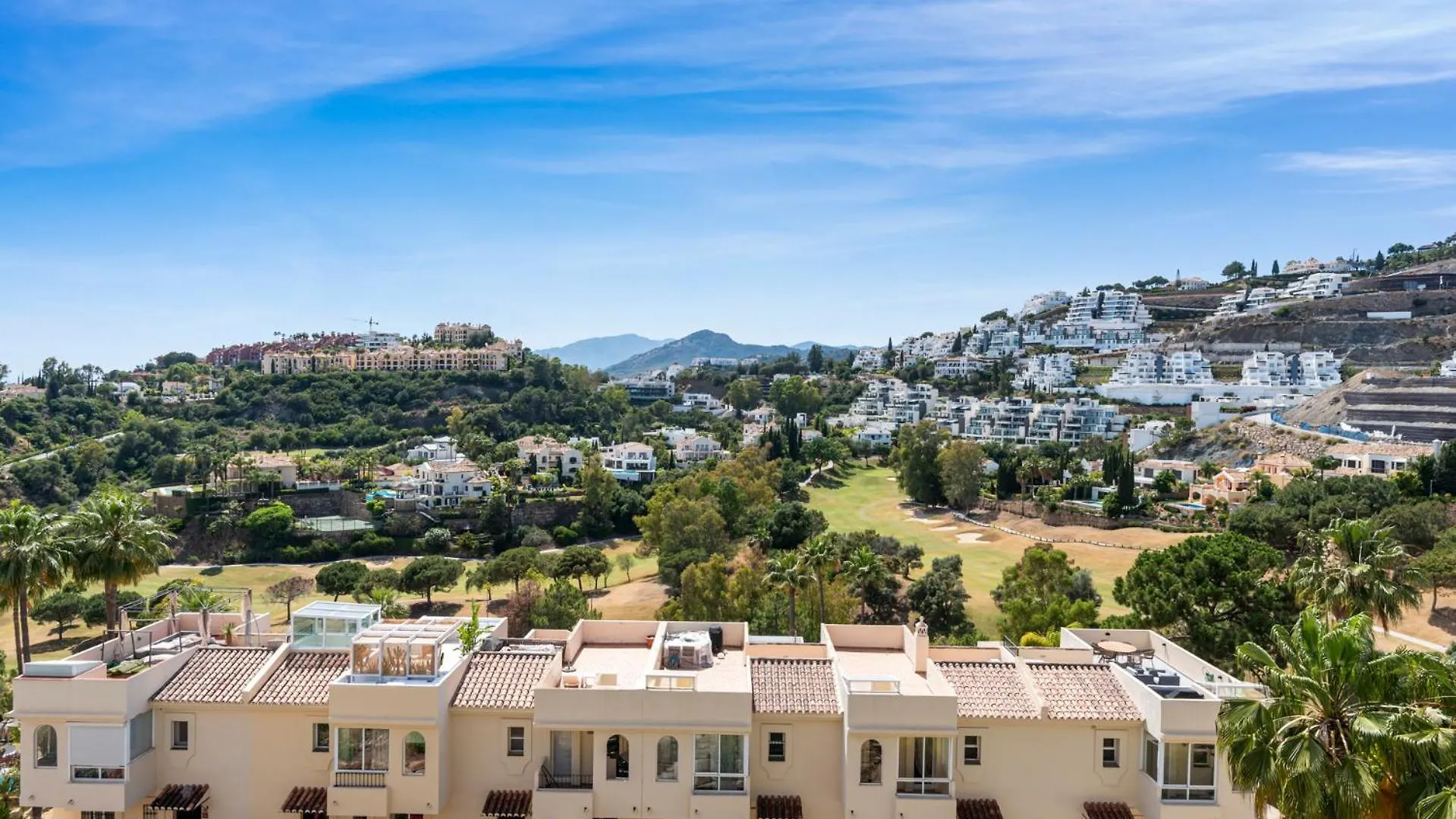 La Quinta Hills - Modern Andalusian-Style Home With Rooftop Terrace Benahavis